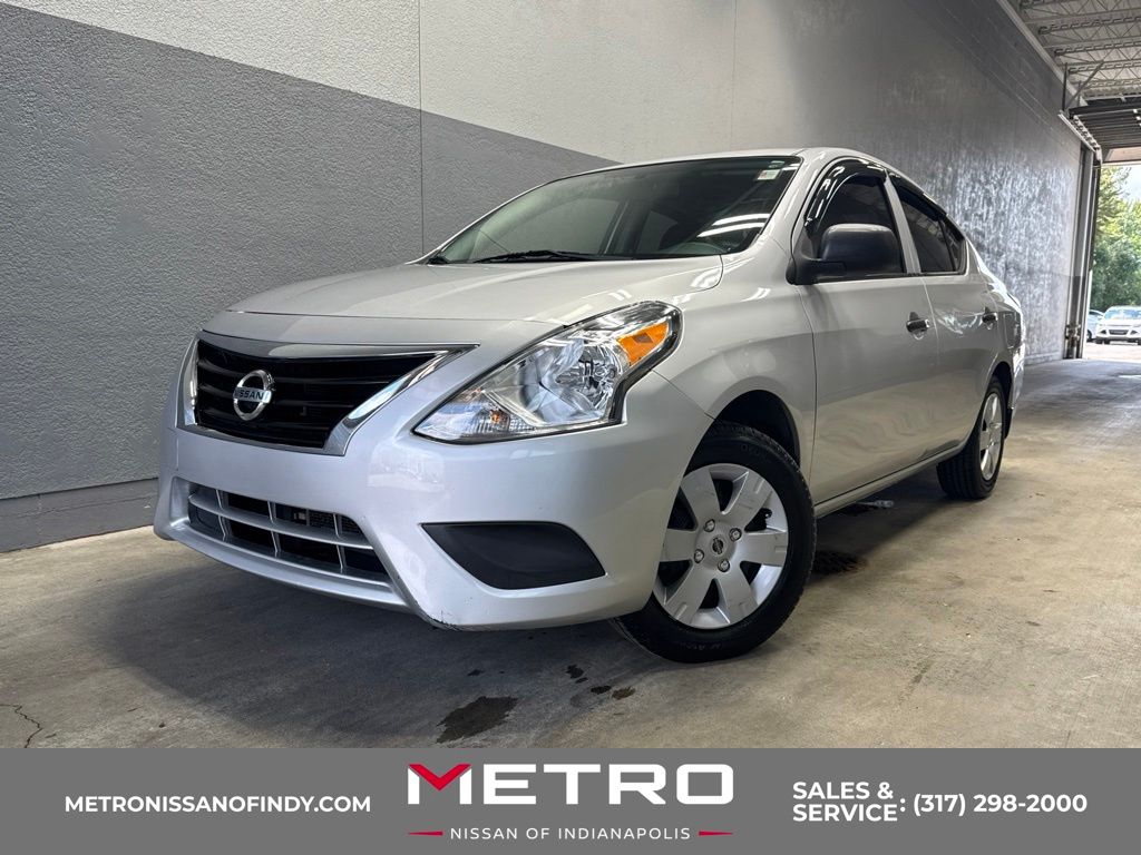 Brilliant Silver Metallic 2015 Nissan Versa Sedan Front-Wheel Drive 5-Speed Manual