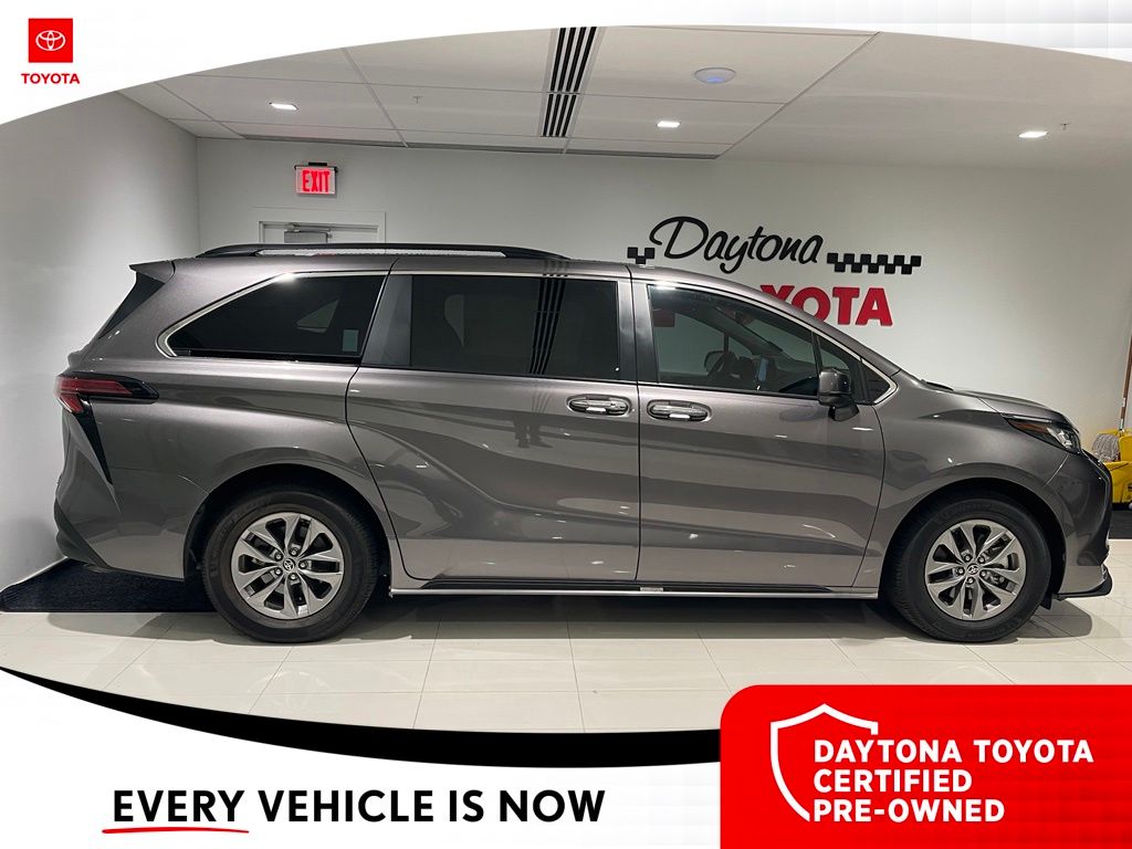Used 2022 Toyota Sienna Van
