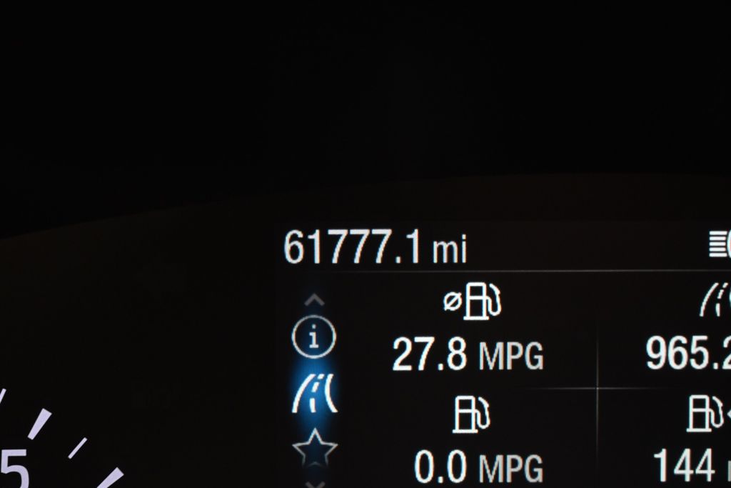 Used 2020 Red Ford SEL image 27