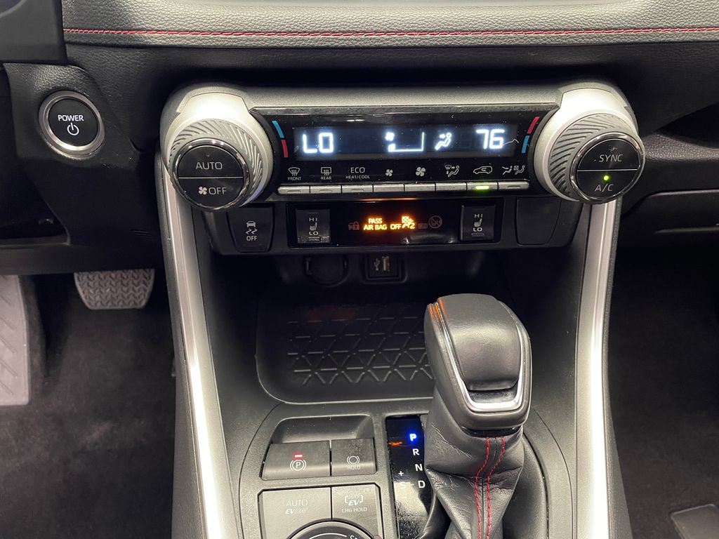 Thumbnail: 2024 Toyota RAV4 - 27