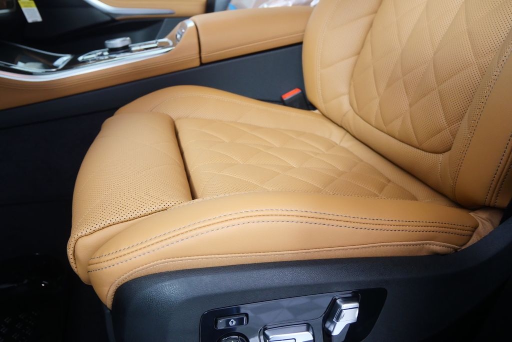 Thumbnail: 2026 BMW X5 - 10