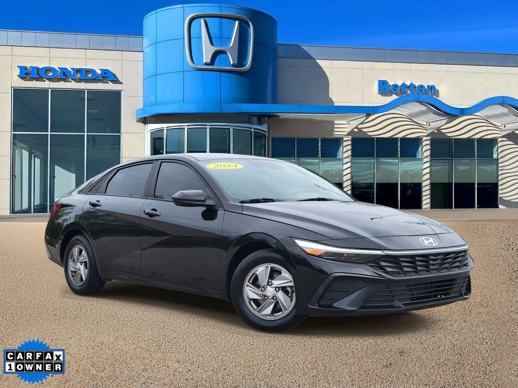  2024 Hyundai Elantra SE FWD   