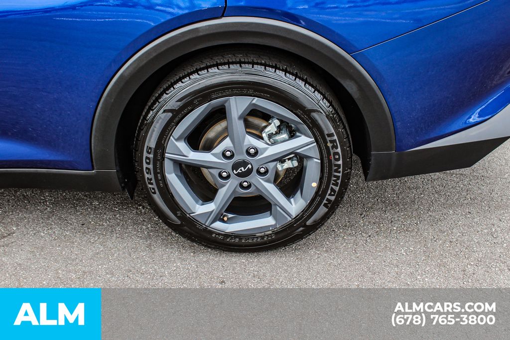 Used 2025 Blue Kia LXS image 16