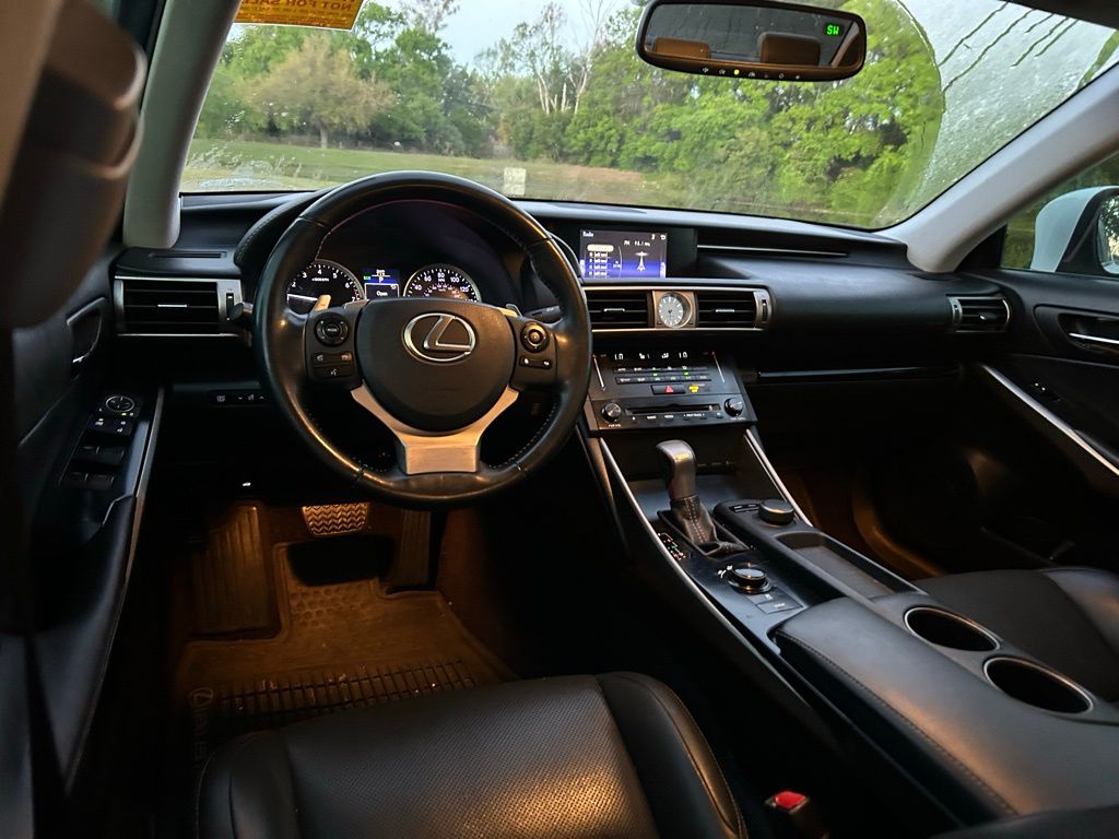 Thumbnail: 2014 Lexus IS - 12