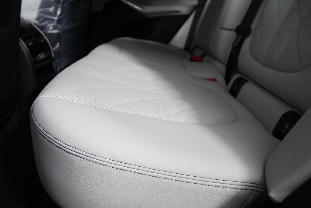 Thumbnail: 2026 BMW X5 - 15