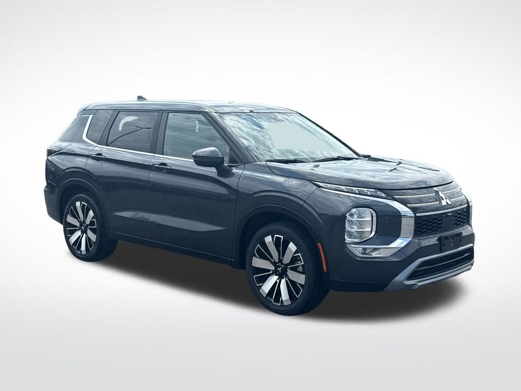 Gray 2025 Mitsubishi Outlander SUV / Crossover Front-Wheel Drive Continuously Variable Transmission