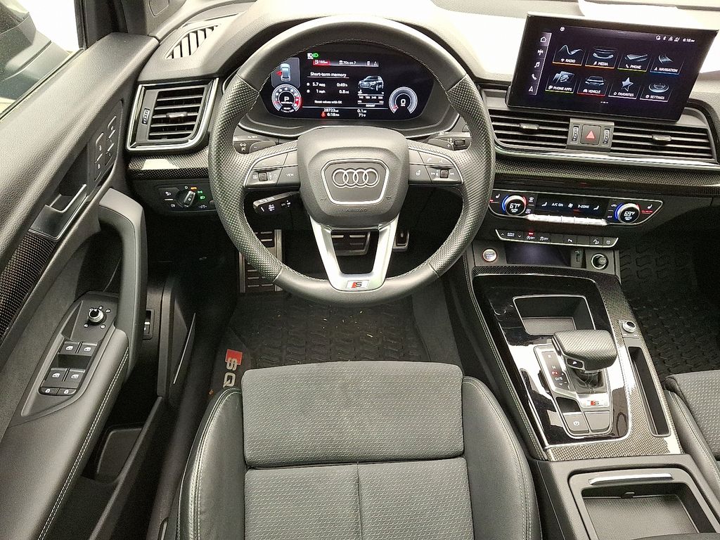 Thumbnail: 2022 Audi SQ5 - 11