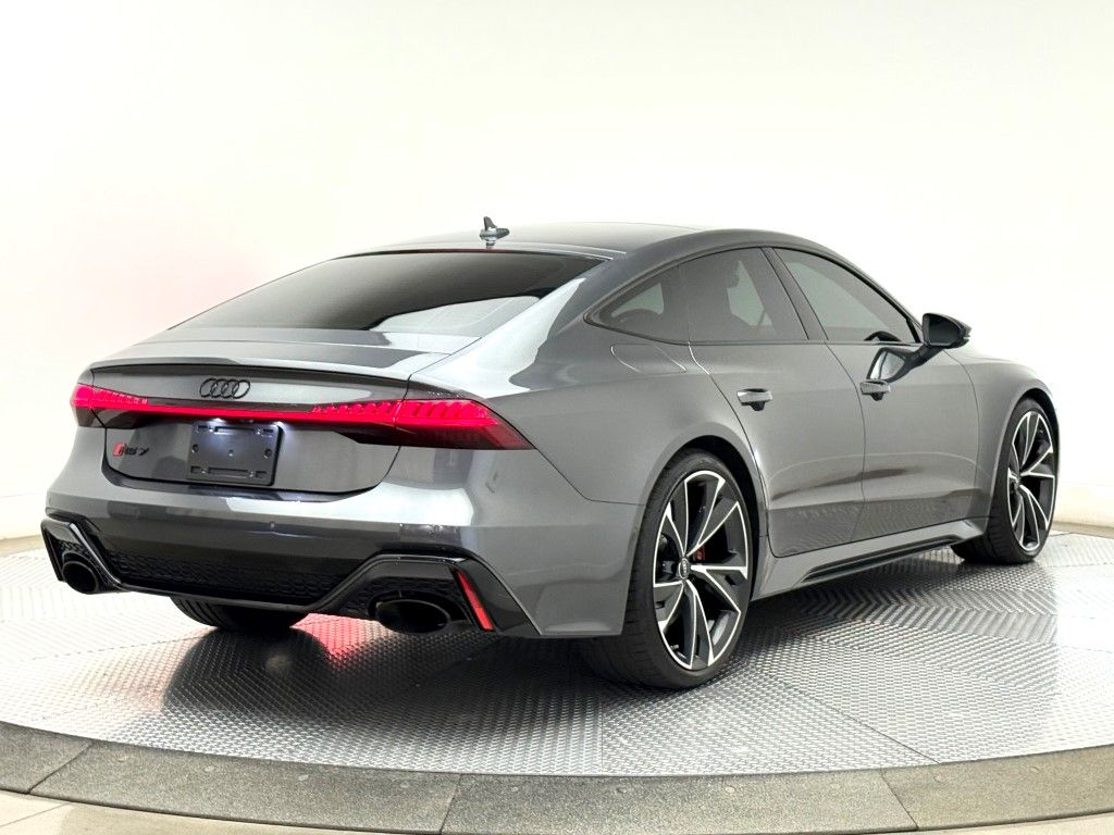 Thumbnail: 2023 Audi RS 7 - 14