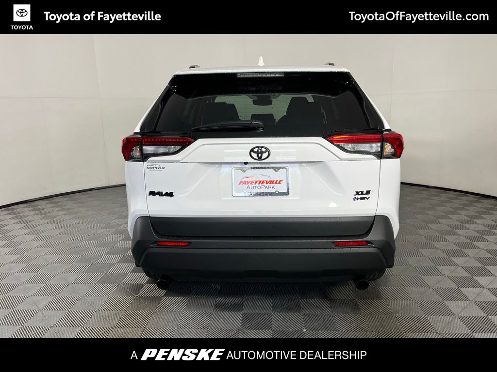 2025 Toyota RAV4 XLE 9
