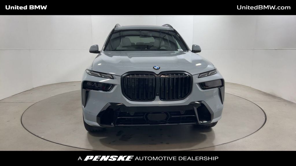 Thumbnail: 2026 BMW X7 - 3