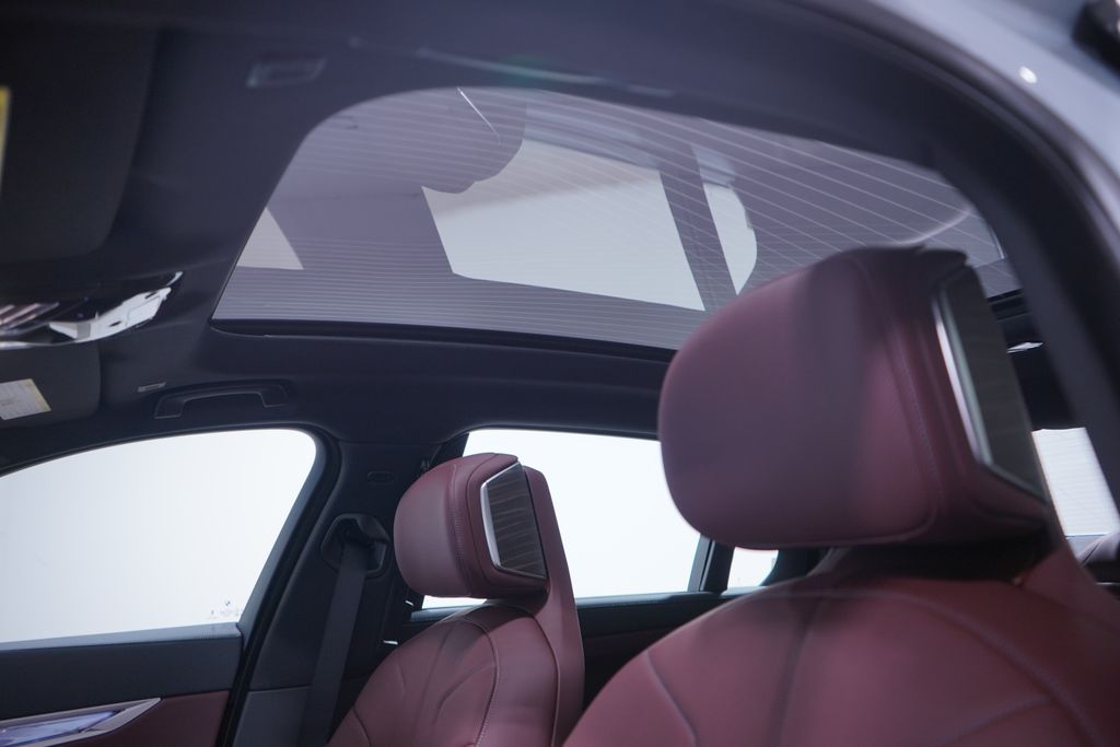 Thumbnail: 2025 BMW 7 Series - 8