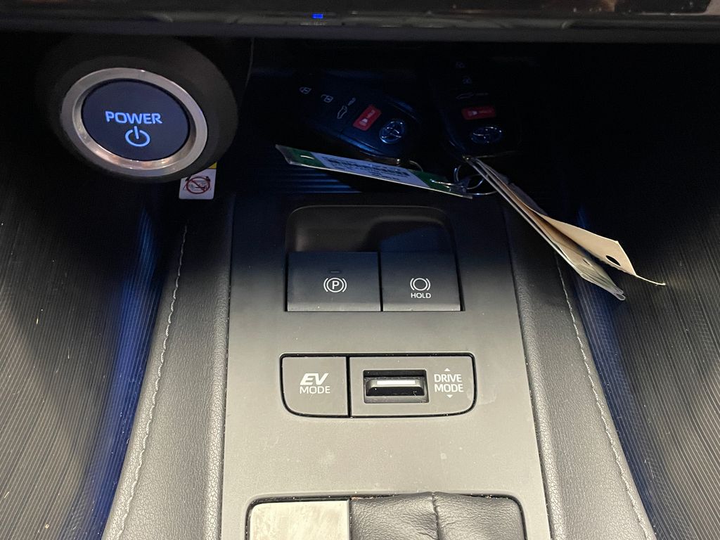 2021 Toyota Venza XLE 30