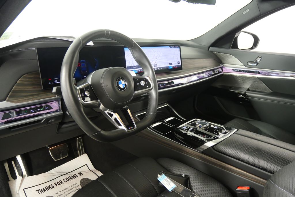 Thumbnail: 2024 BMW 7 Series - 13