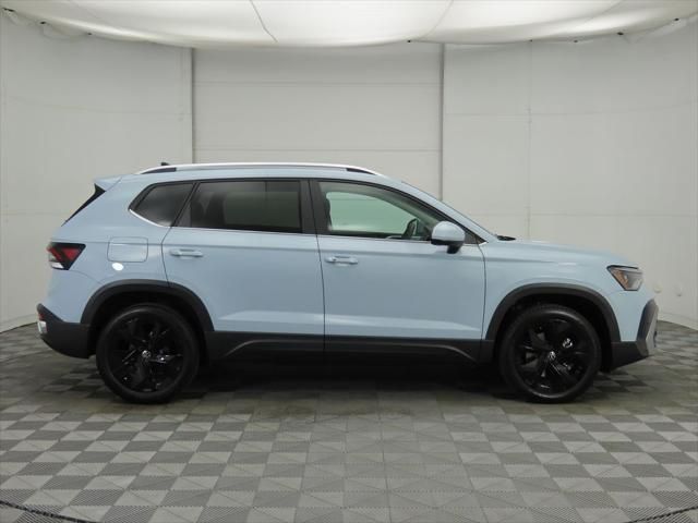 Thumbnail: 2026 Volkswagen Taos - 4