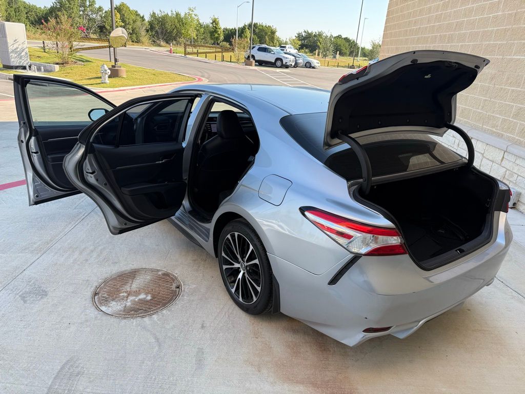 Thumbnail: 2020 Toyota Camry - 23