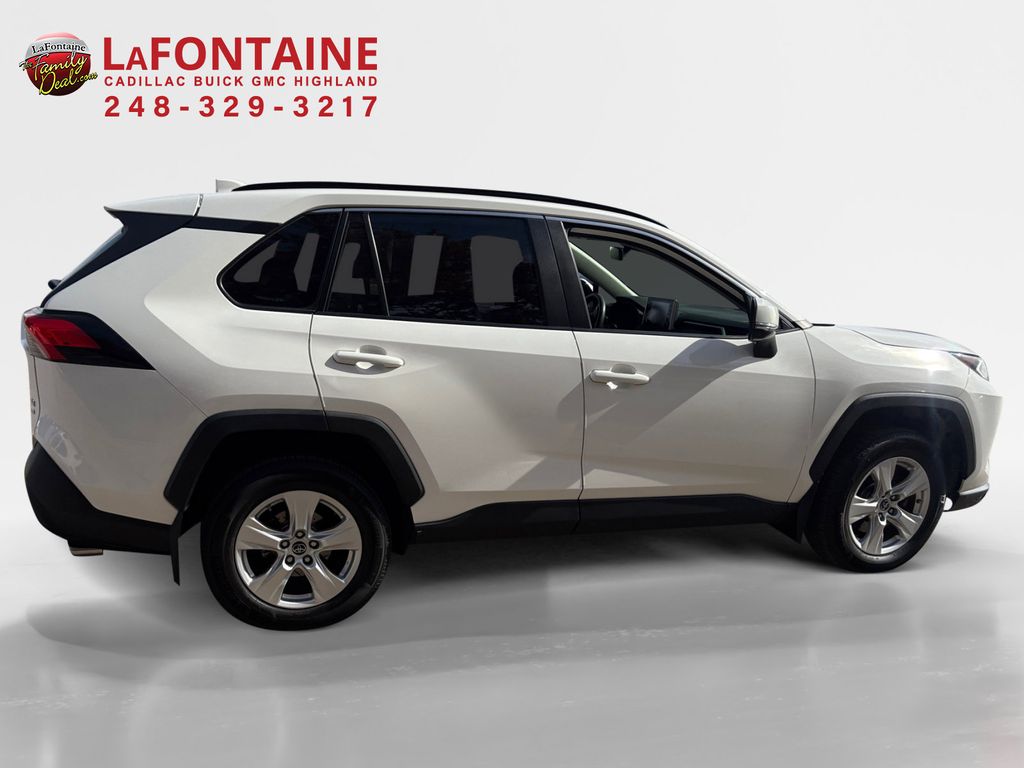 2019 Toyota RAV4 XLE 8