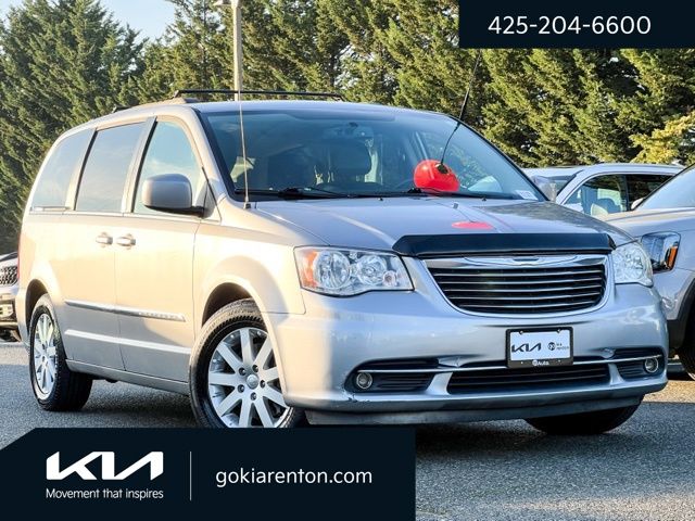 2016 Chrysler Town & Country Touring FWD
