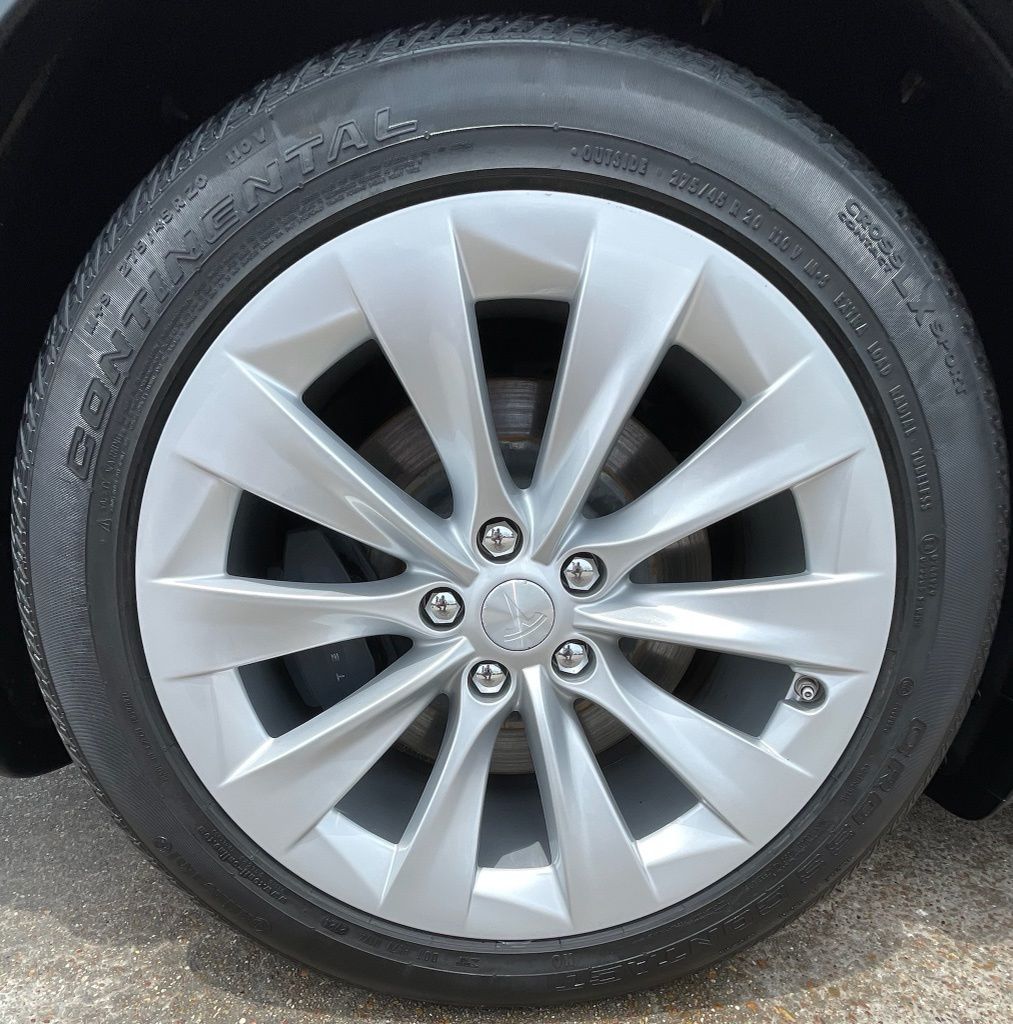 2018 Tesla Model X 75D Silver at Autostrade