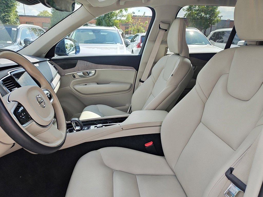 Used 2024 Blue Volvo T8 Plus 6 Passenger image 12