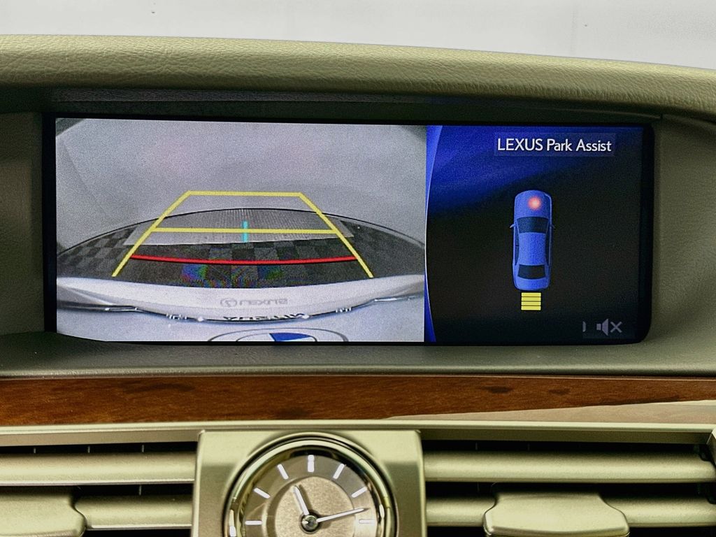 Thumbnail: 2016 Lexus LS - 14
