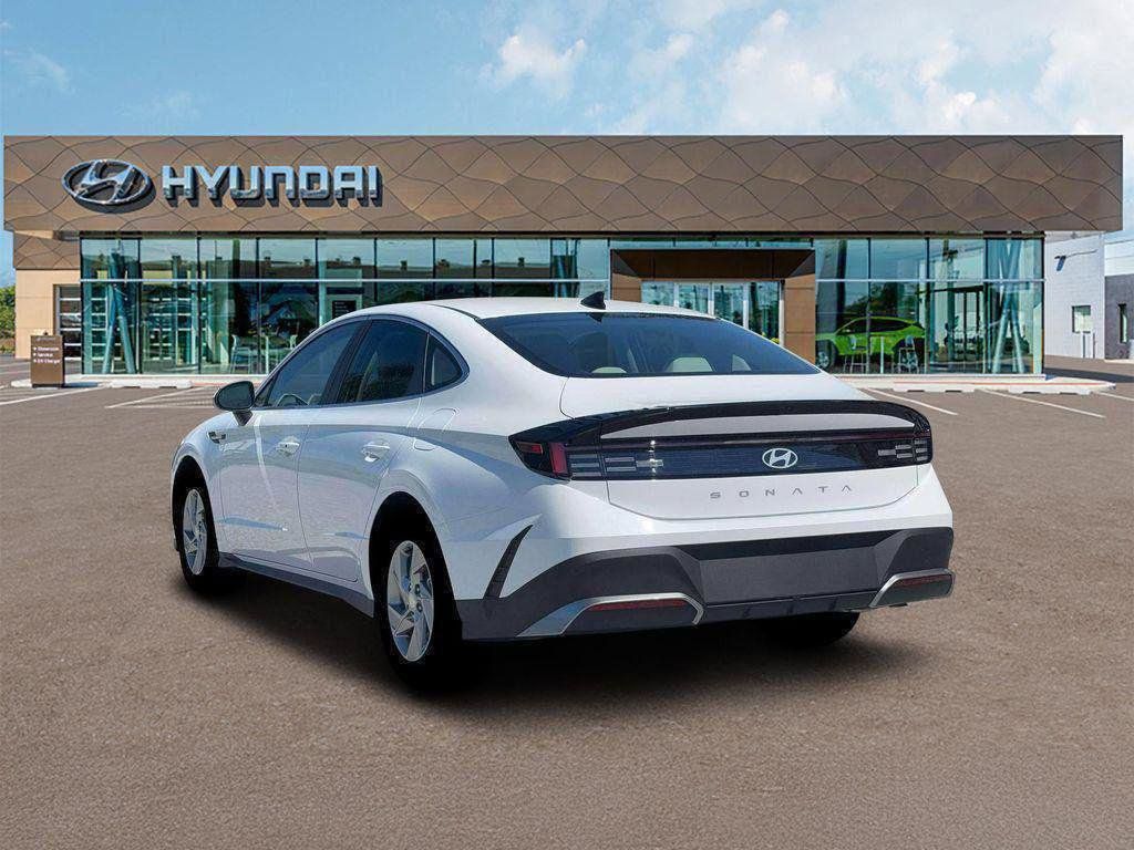New 2026 White Hyundai SE image 5