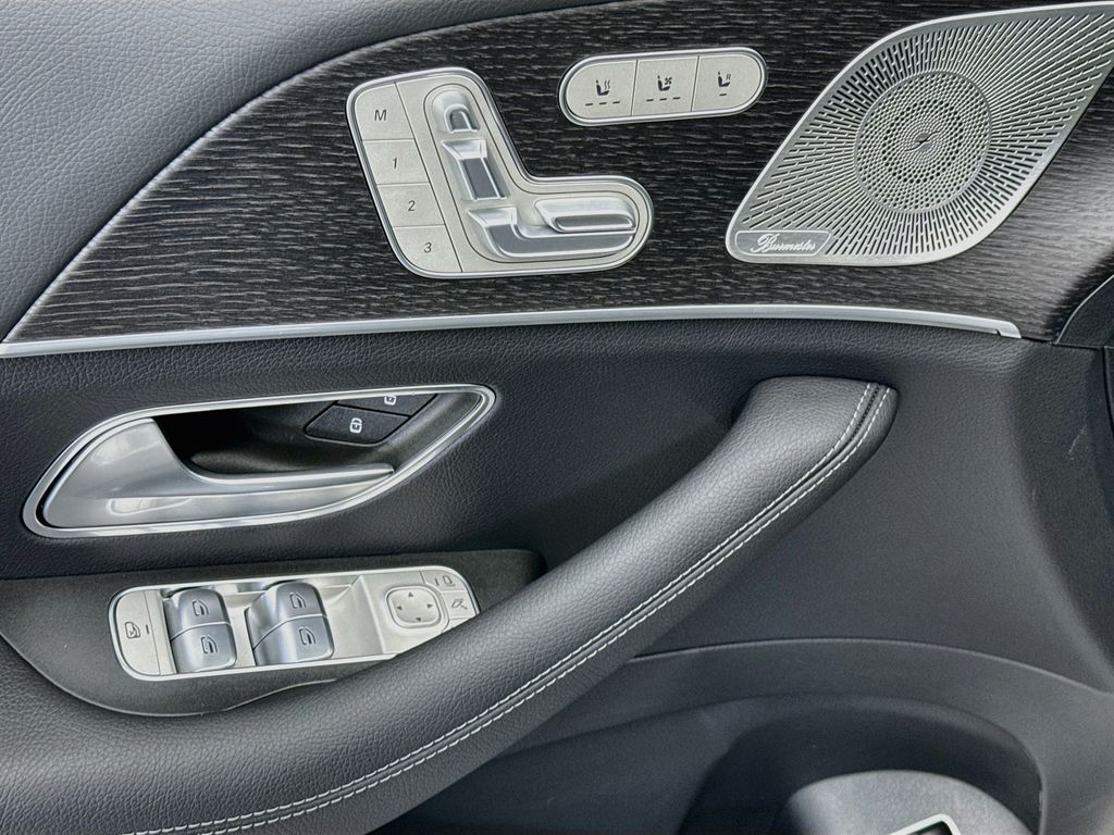 Thumbnail: 2026 Mercedes-Benz GLS - 22