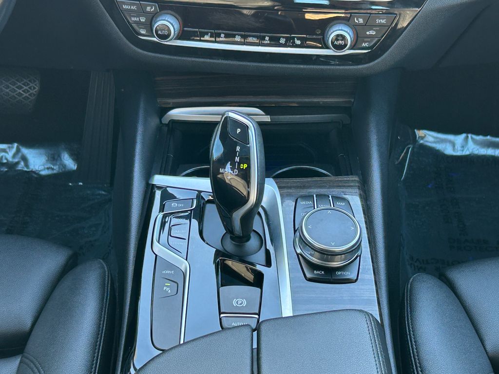 Thumbnail: 2018 BMW 5 Series - 26