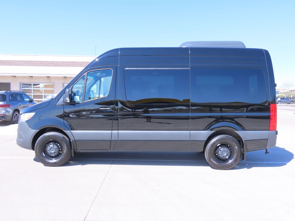 2025 Mercedes-Benz Sprinter 2500 8