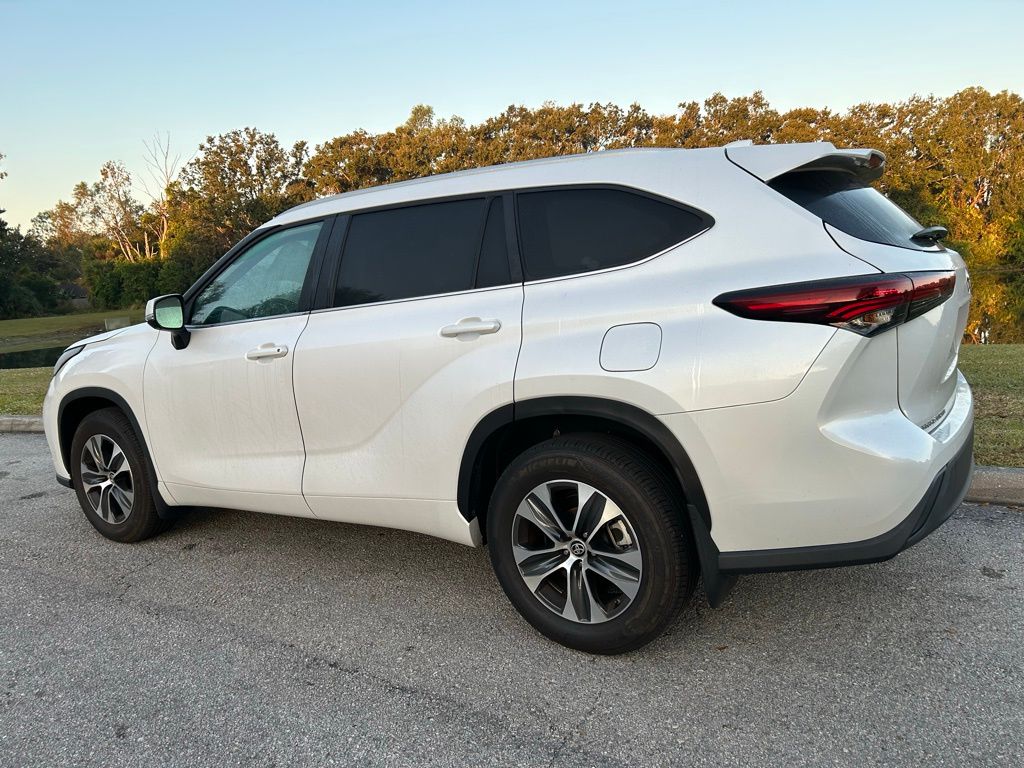 Thumbnail: 2024 Toyota Highlander - 3