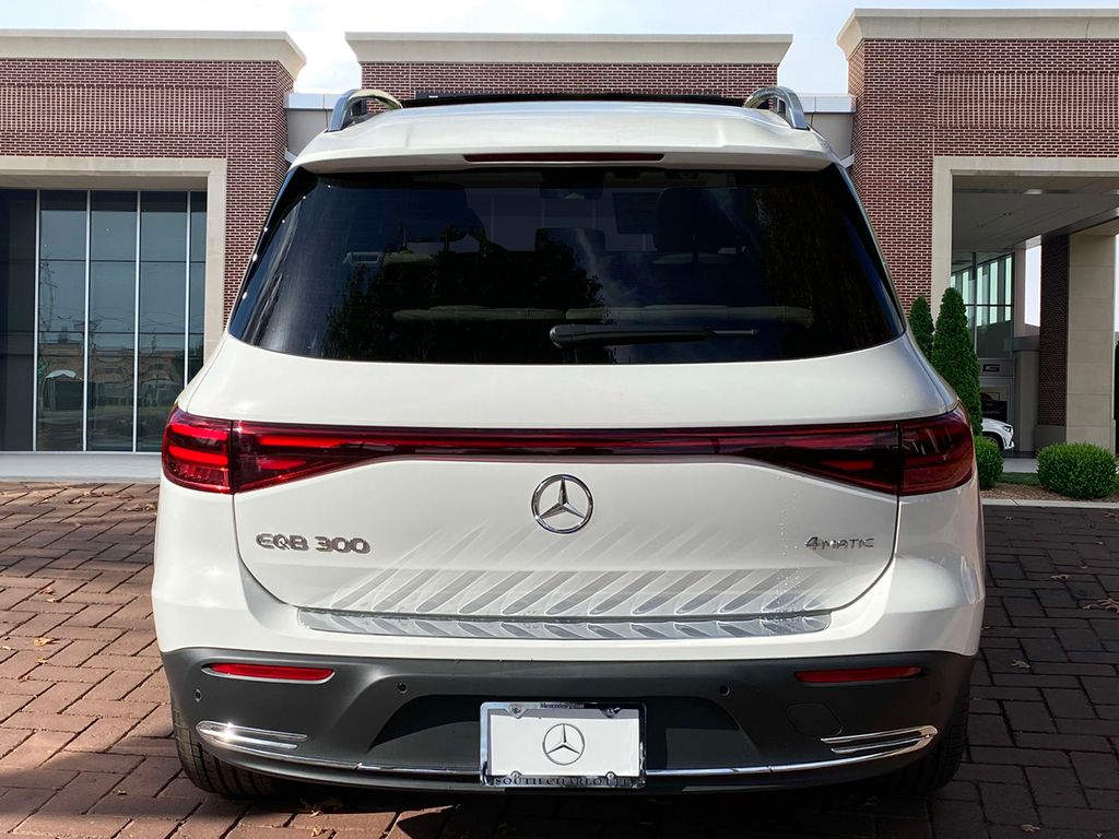 2024 Mercedes-Benz EQB 300 5