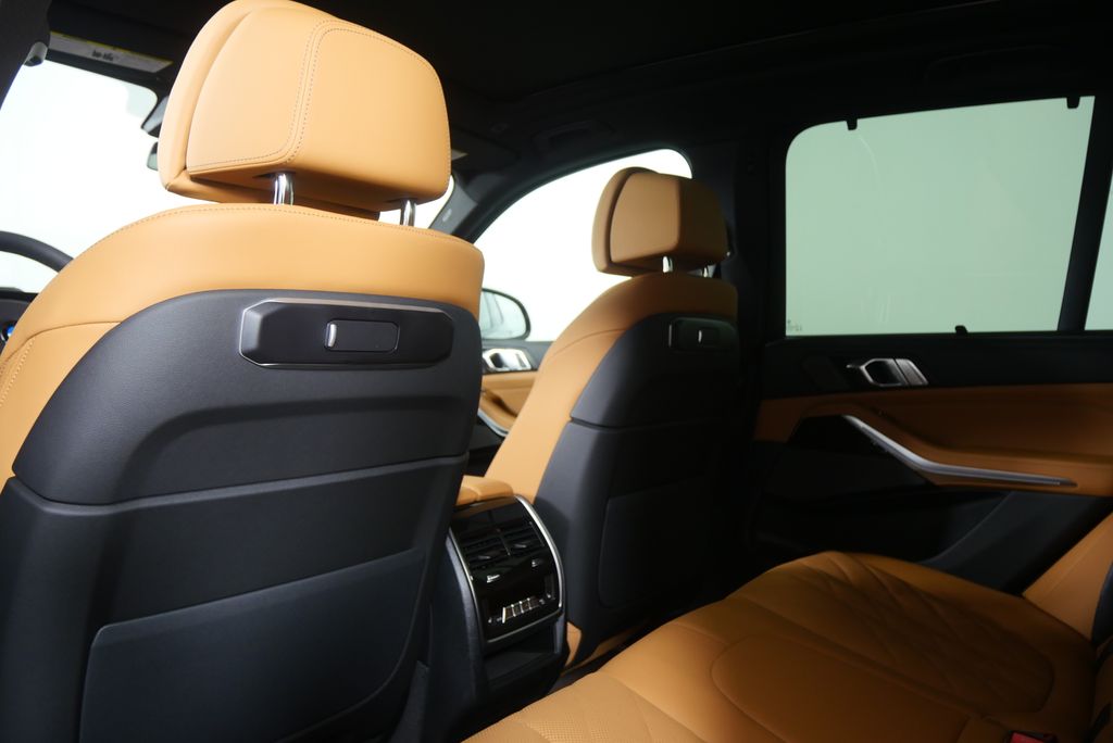 Thumbnail: 2026 BMW X5 - 15