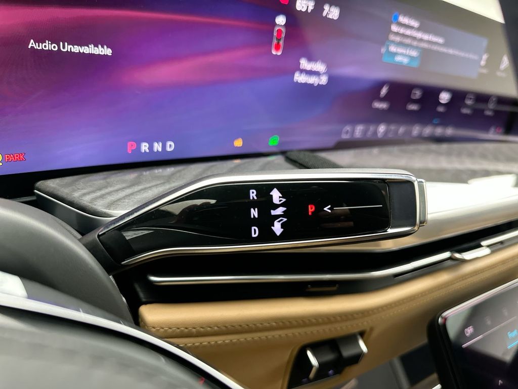 Thumbnail: 2025 Cadillac Escalade IQ - 25