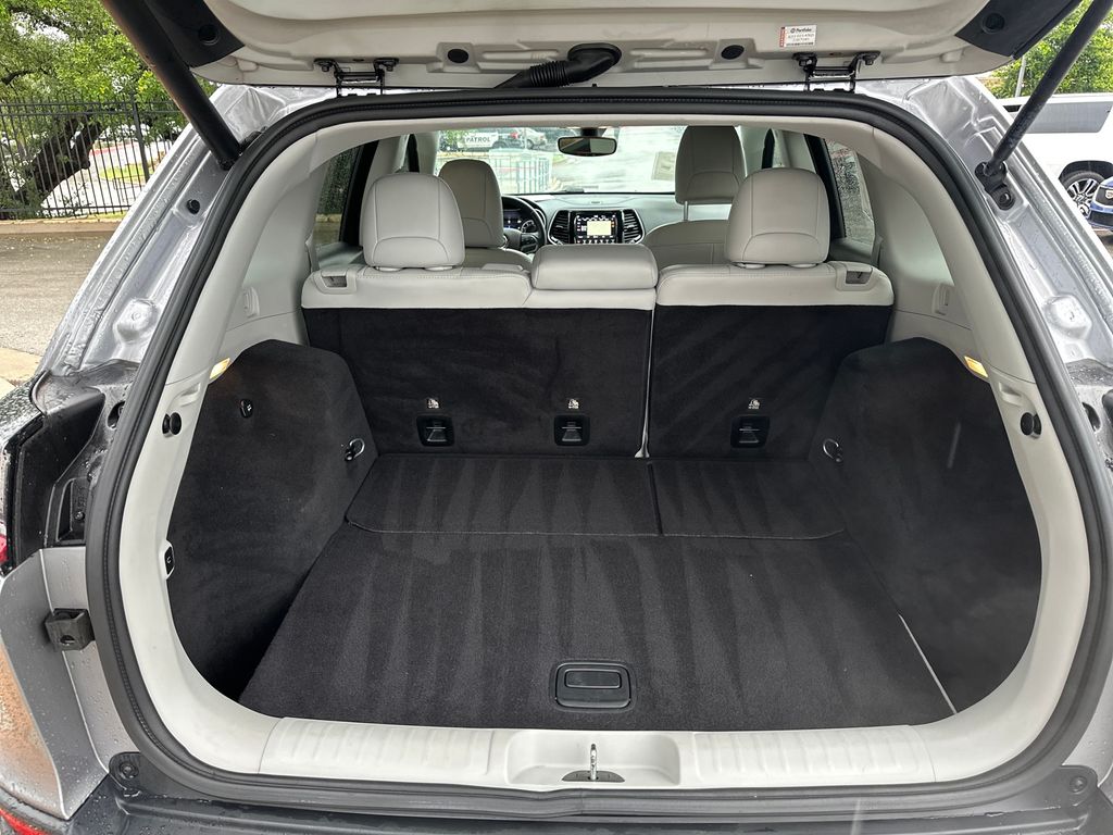 Used Car 2019 Jeep Cherokee  Limited For Sale Under $20,000 In Austin, Texas