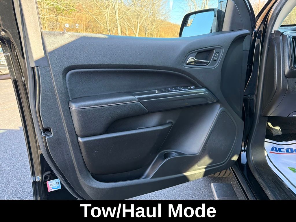 used 2021 GMC Canyon car, priced at $25,900