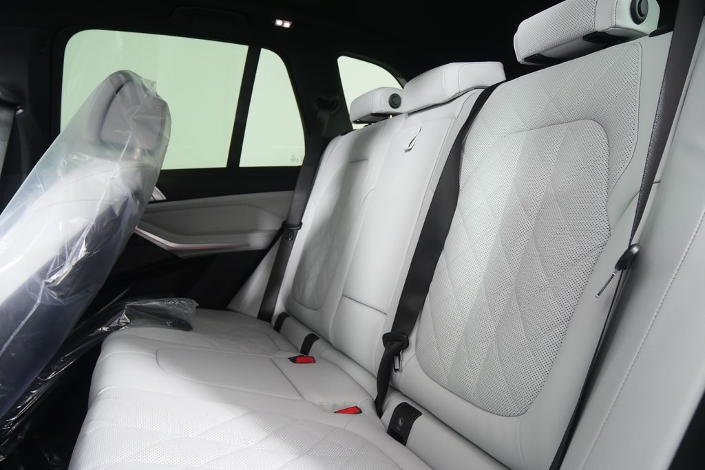 Thumbnail: 2026 BMW X5 - 16