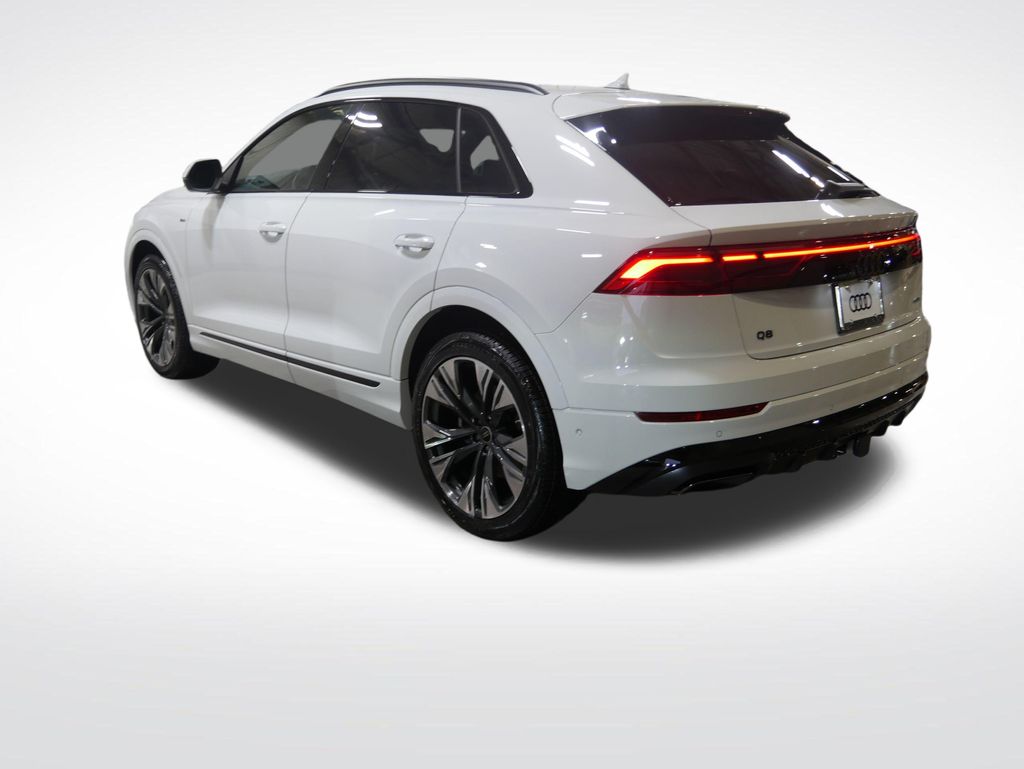 Thumbnail: 2026 Audi Q8 - 3