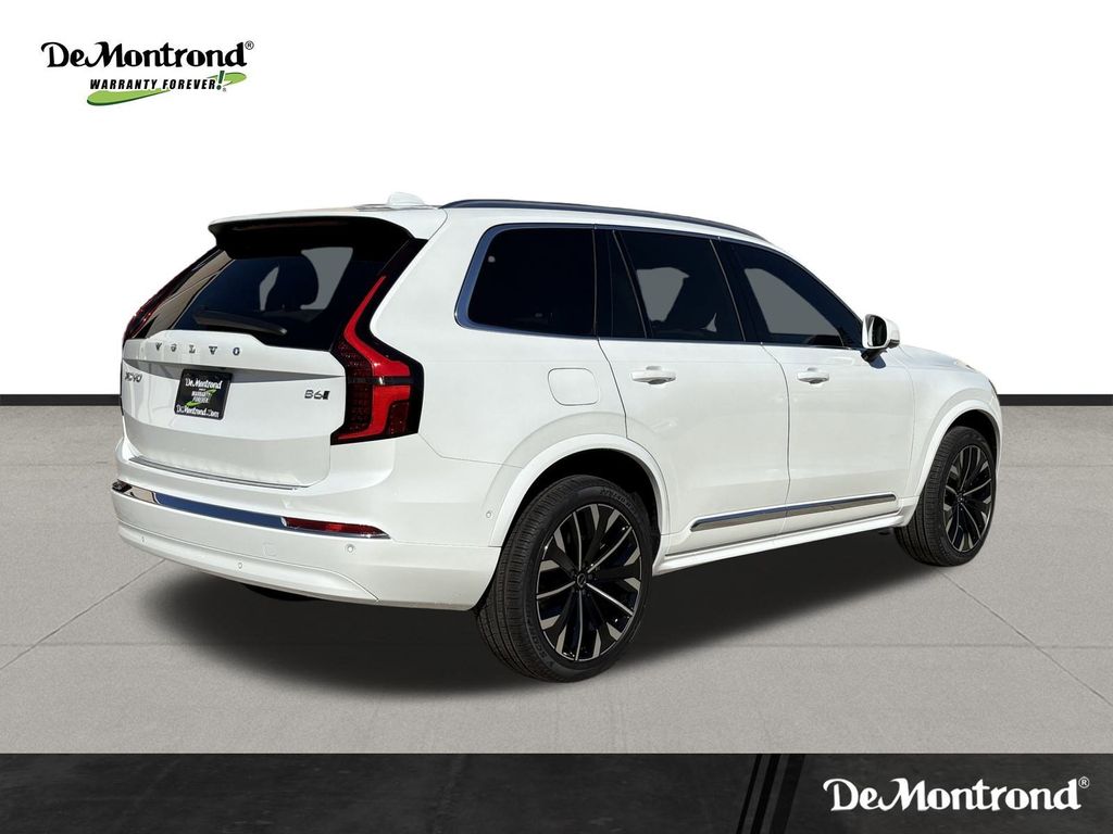 New 2026 Crystal White Volvo B6 Plus 7-Seater image 5