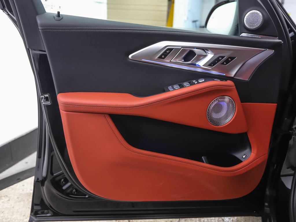 Thumbnail: 2026 BMW XM - 9