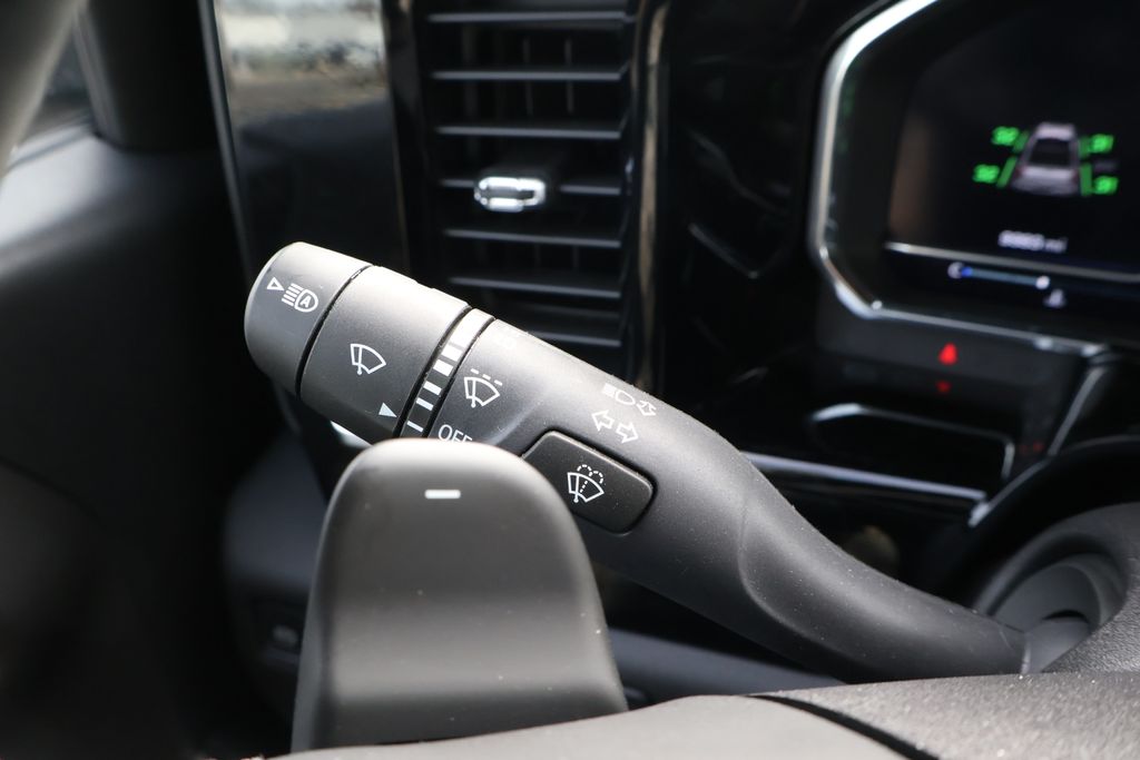 Thumbnail: 2024 Chevrolet Silverado 1500 - 24