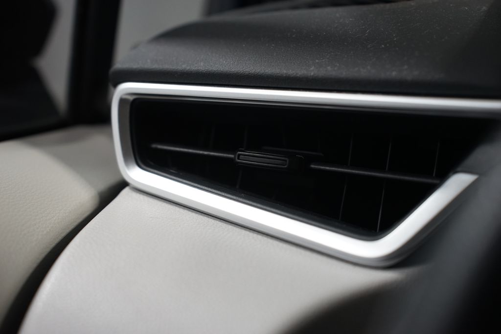 Thumbnail: 2021 Toyota Corolla - 22