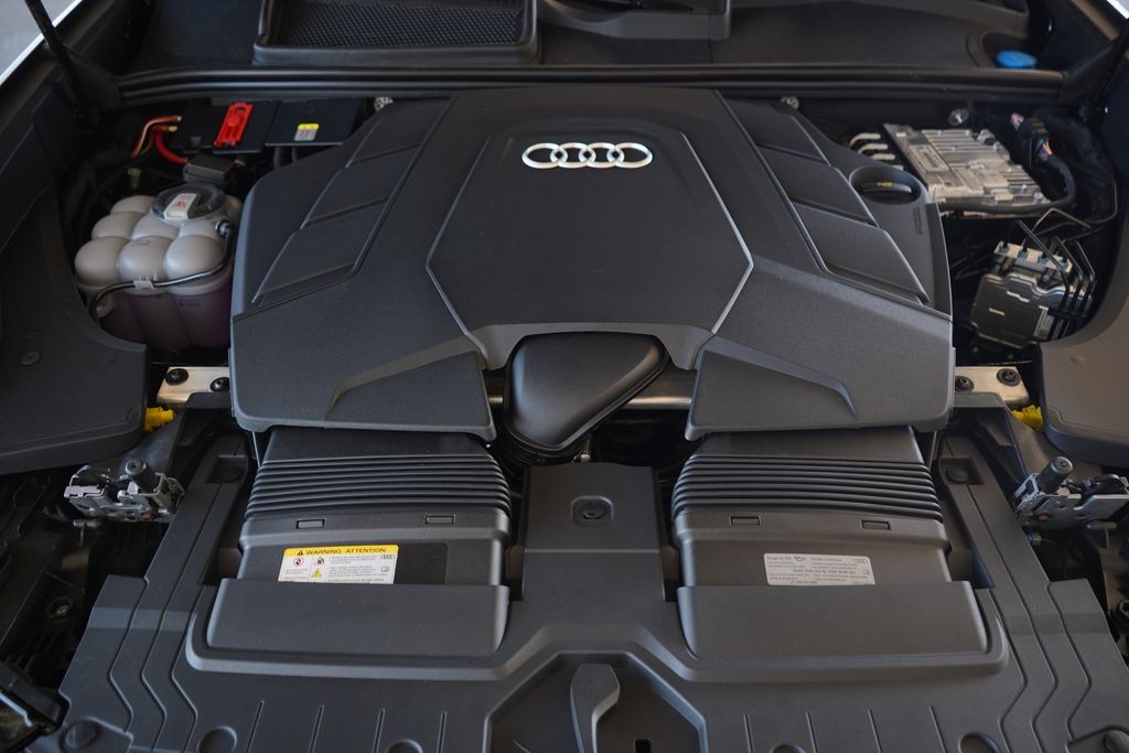 Thumbnail: 2026 Audi Q8 - 13