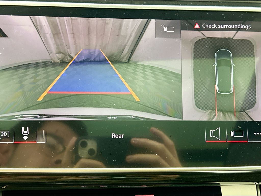 Thumbnail: 2026 Audi Q7 - 16