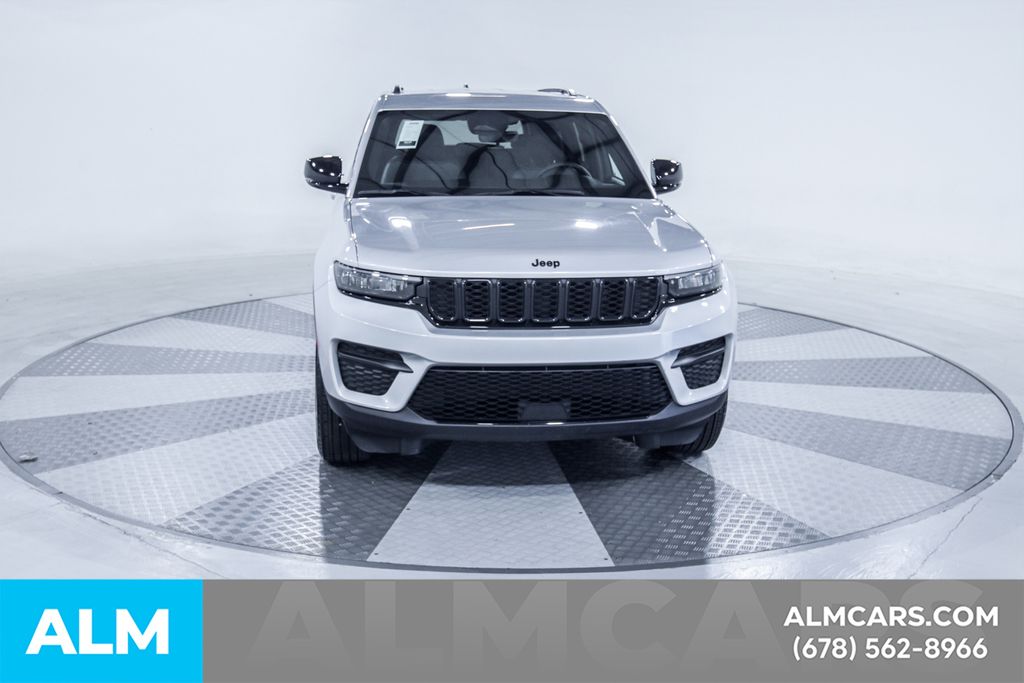 Used 2025 Silver Jeep Altitude image 15