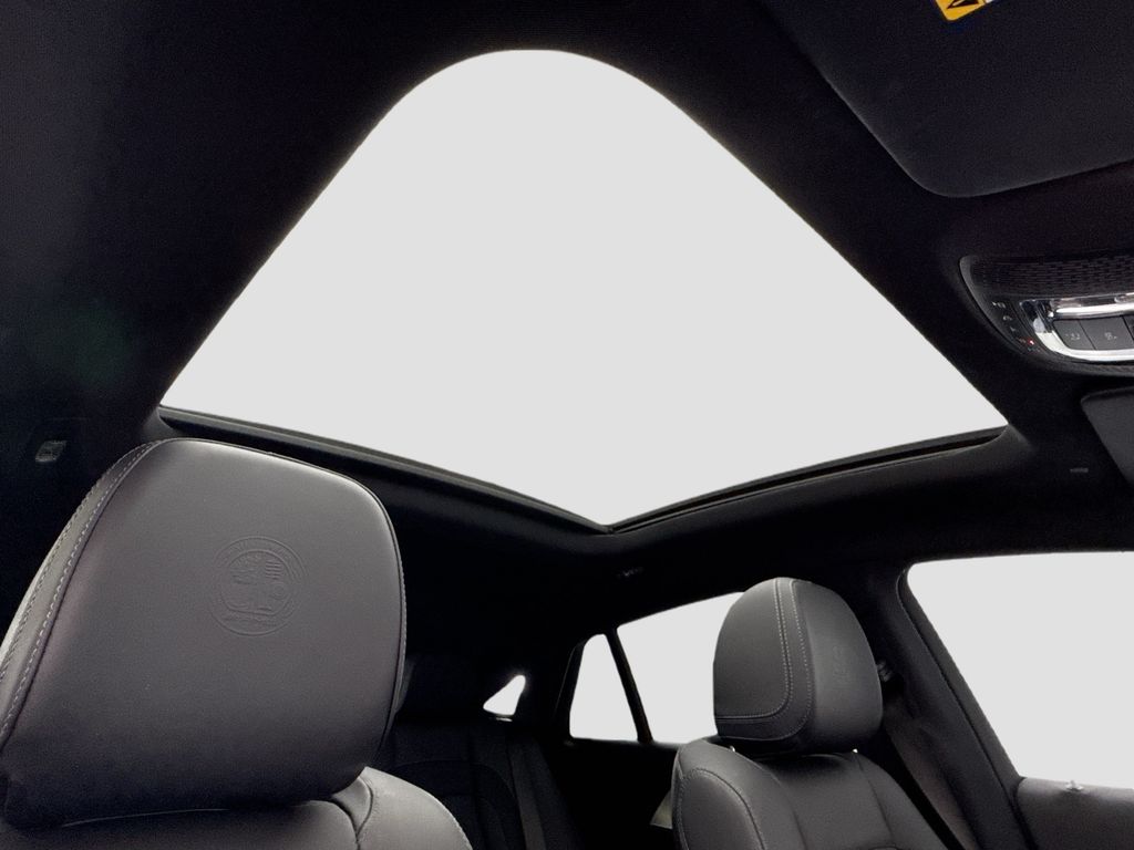 Thumbnail: 2025 Mercedes-Benz GLE - 17