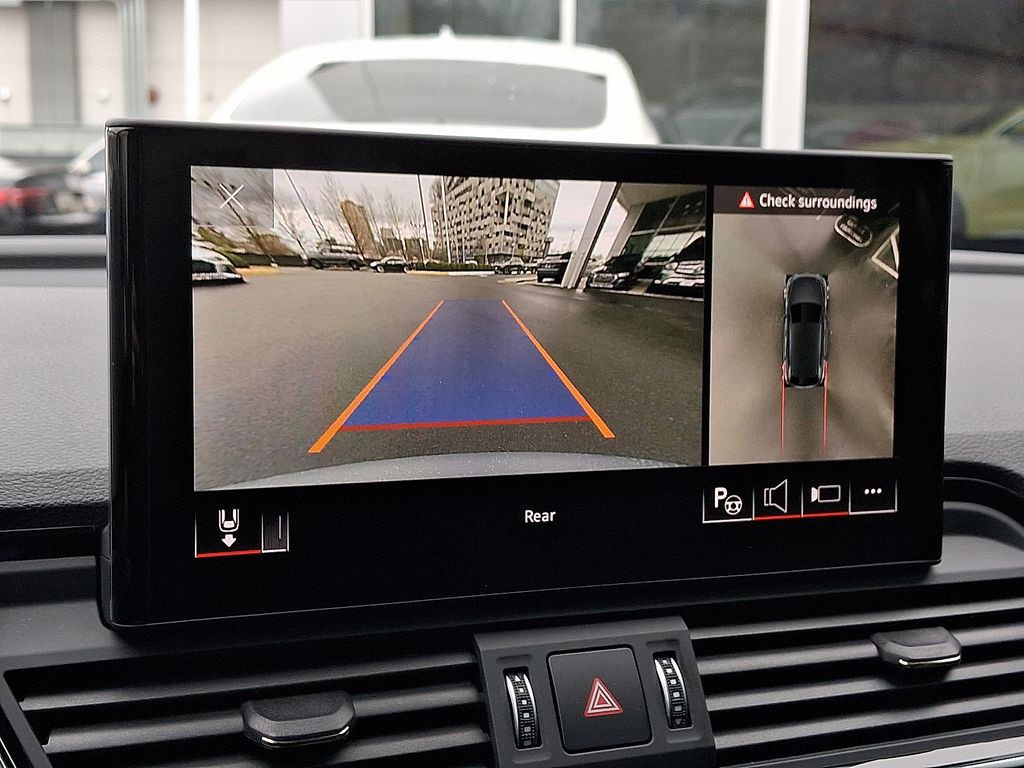 Thumbnail: 2021 Audi Q5 - 18