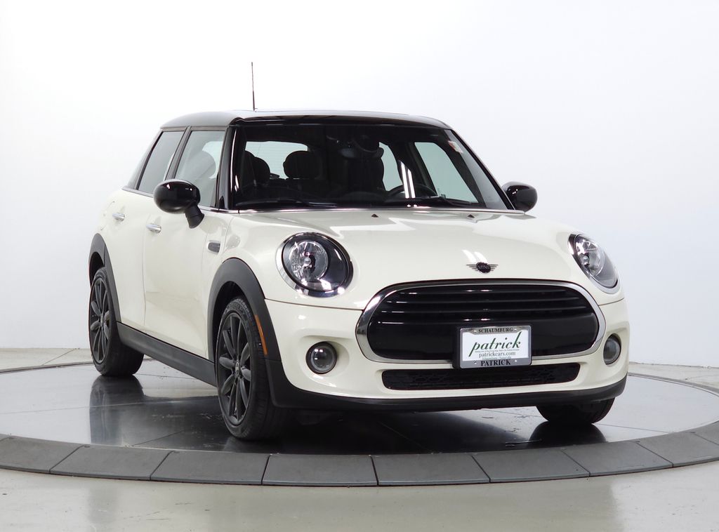 Pepper White 2021 MINI Cooper Hatchback Front-Wheel Drive 7-Speed Automatic