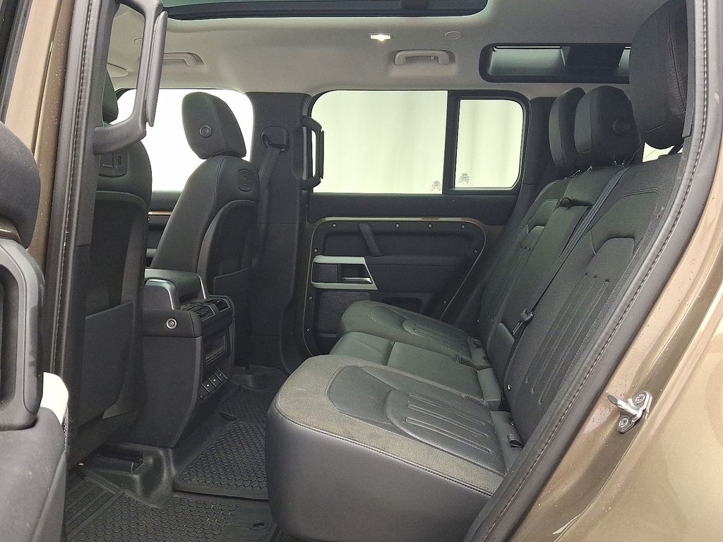 Thumbnail: 2020 Land Rover Defender - 10