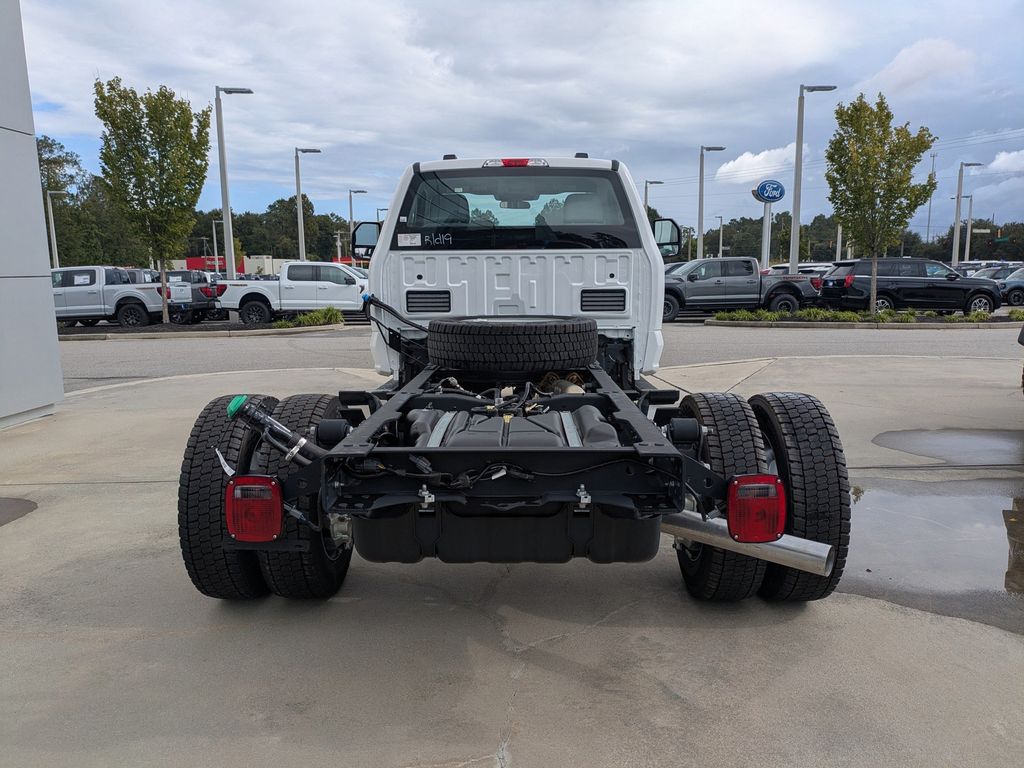 2025 Ford F-550 Chassis XL
