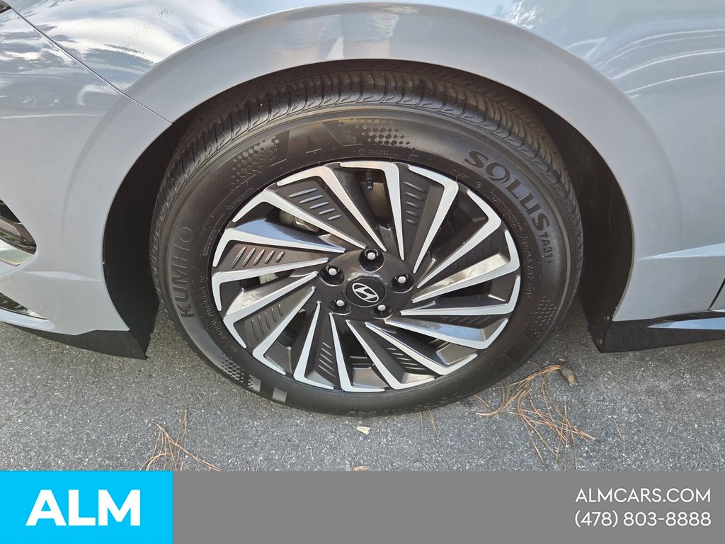 Used 2024 Blue Hyundai SEL image 3