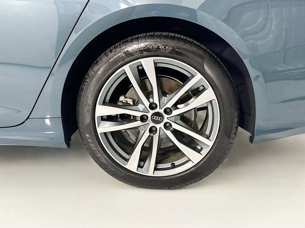 Thumbnail: 2021 Audi A6 - 32